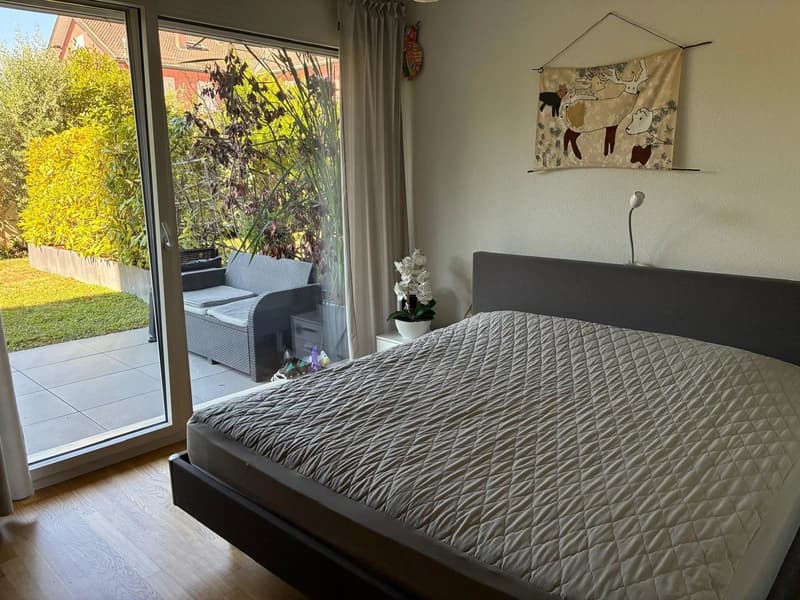 À louer : très bel appartement avec jardin privatif. Bail à durée déterminée de deux années. (3)