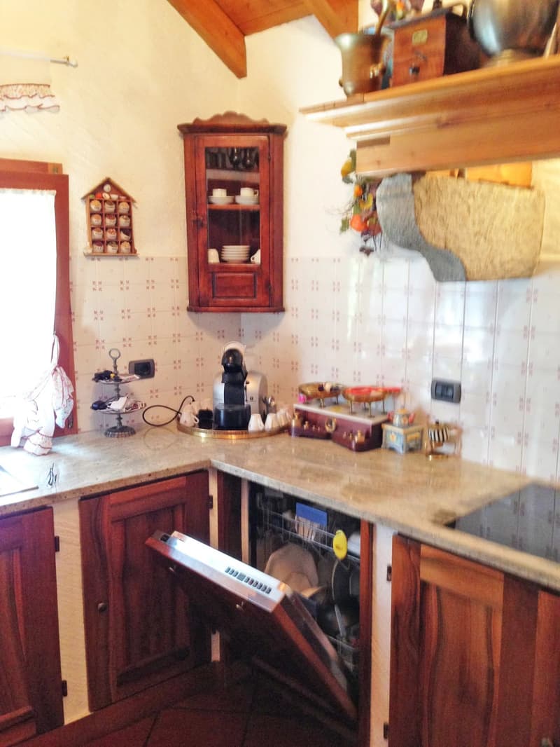 Ancien rustico entièrement rénové à vendre à Canfinello (Italie) (3)