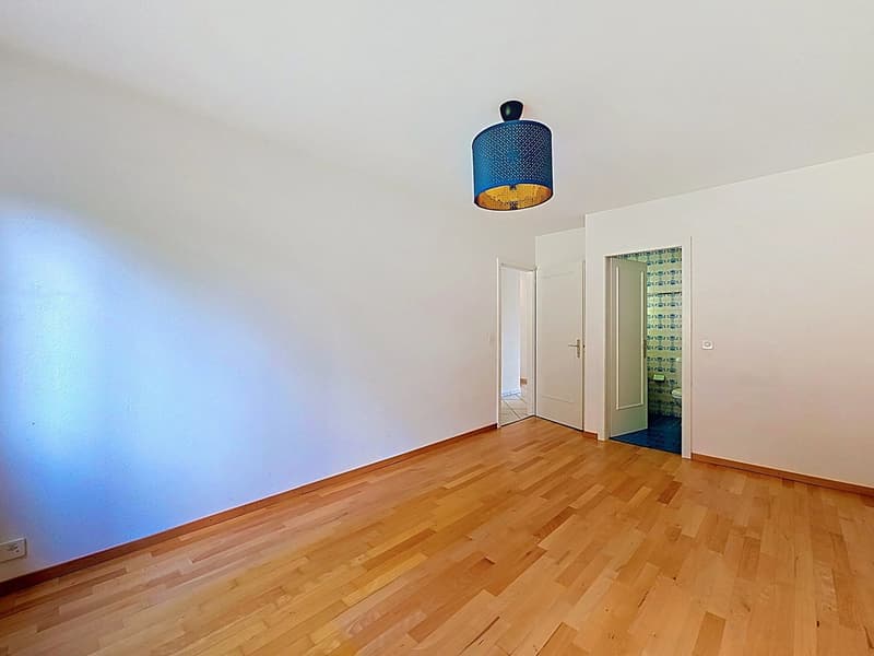Charmant appartement avec grand balcon proche du centre-ville (9)