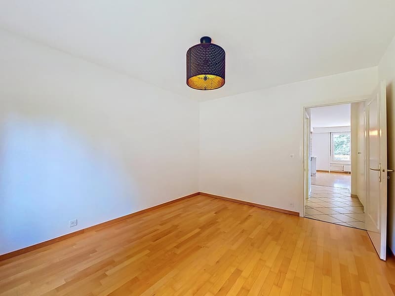 Charmant appartement avec grand balcon proche du centre-ville (7)
