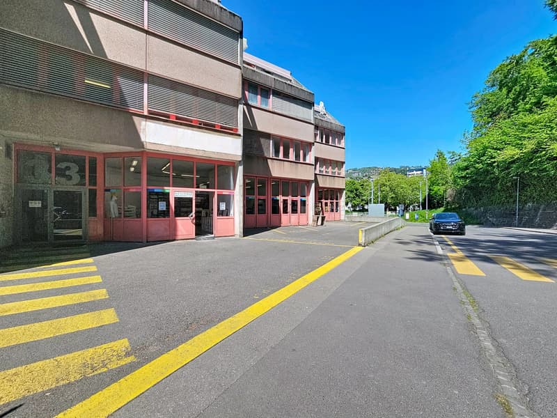Spécial investisseur - Grande surface commerciale à deux pas du centre-ville (2)
