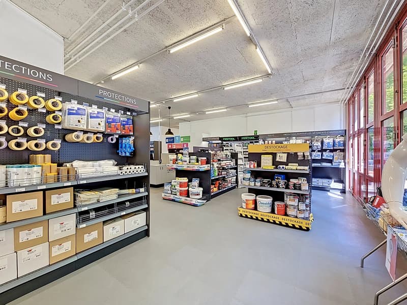 Spécial investisseur - Grande surface commerciale à deux pas du centre-ville (3)