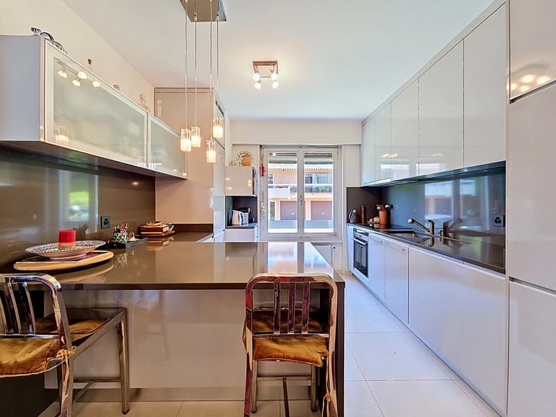 Très bel appartement dans le charmant village de Chernex (7)