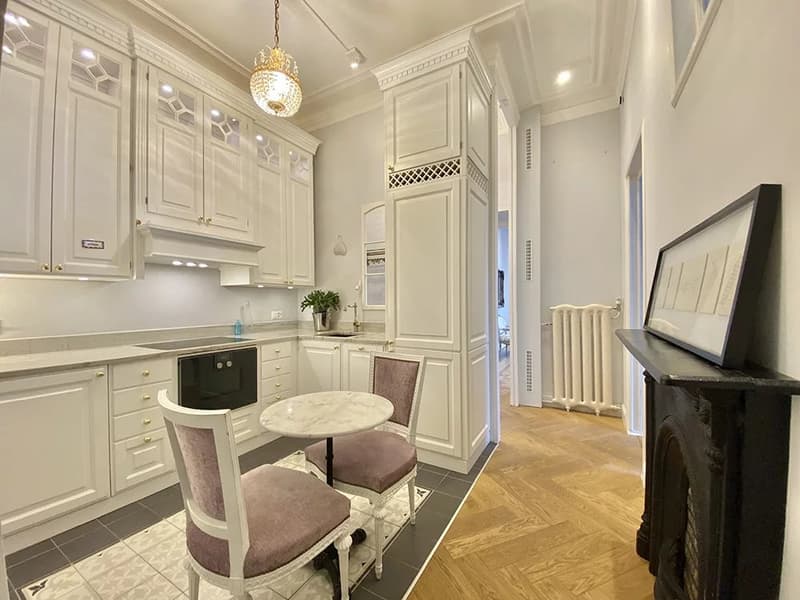 Très bel appartement de 3 pièces avec haut plafond (5)