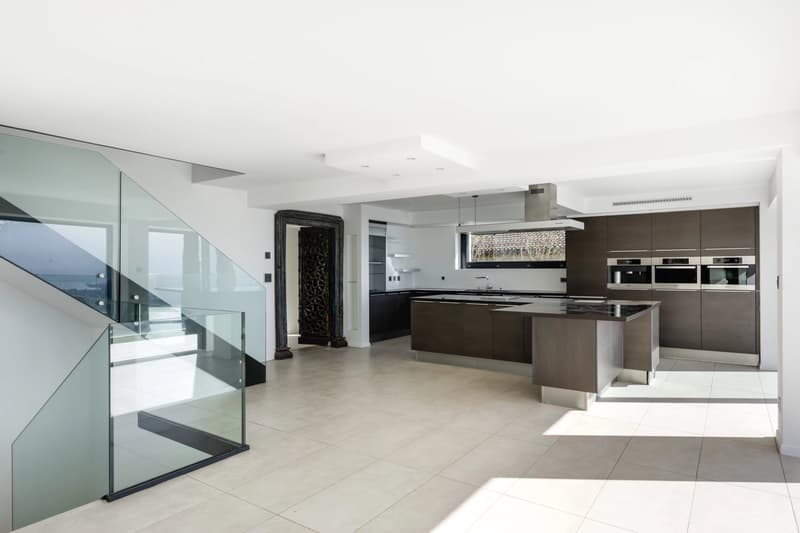 Propriété lumineuse avec piscine et vue panoramique (9)