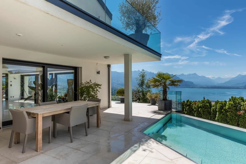 Propriété lumineuse avec piscine et vue panoramique (4)