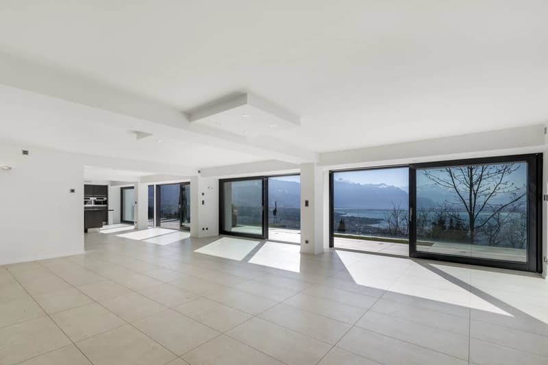 Propriété lumineuse avec piscine et vue panoramique (2)