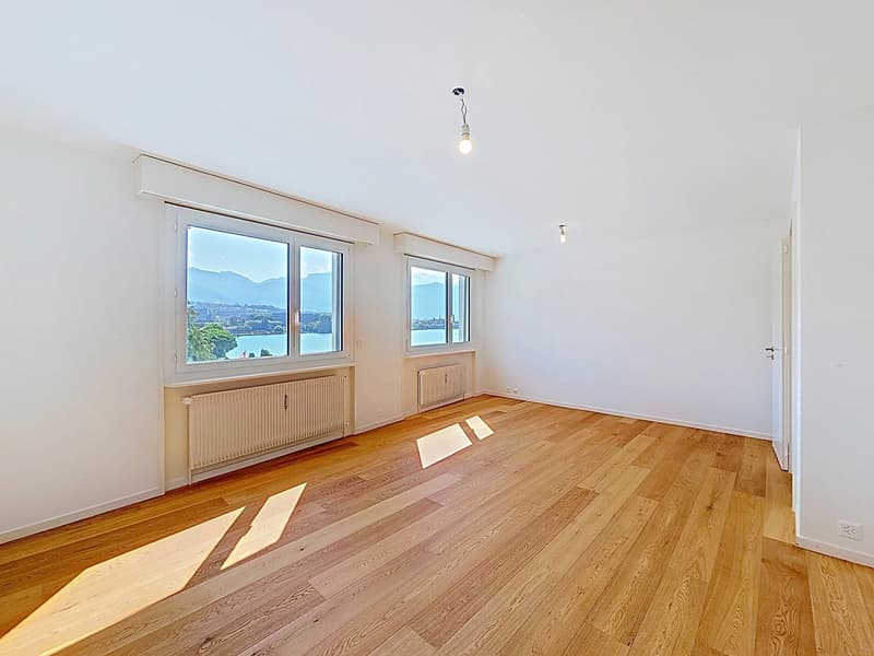 Splendide appartement rénové avec place d'amarrage dans port privé (11)
