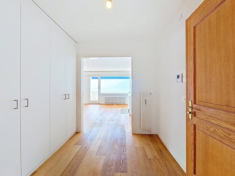 Splendide appartement rénové avec place d'amarrage dans port privé (10)