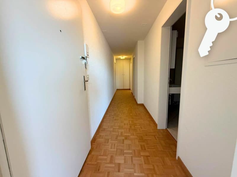 Gang mit Garderobeneinbauschrank