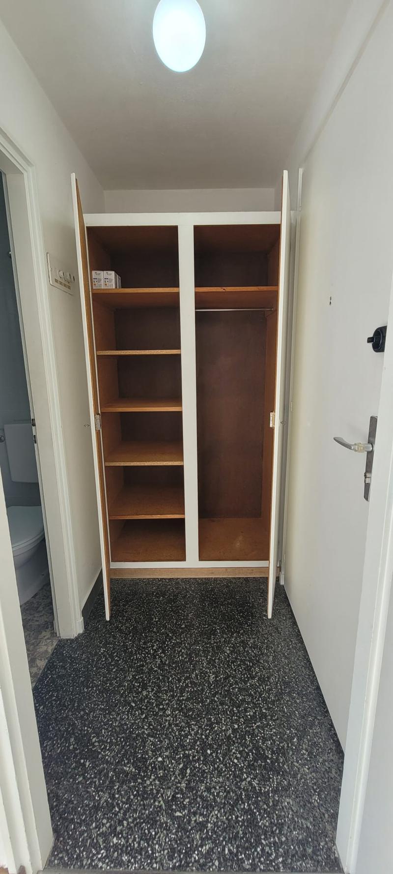 Studio lumineux avec balcon à Neuchâtel (5)