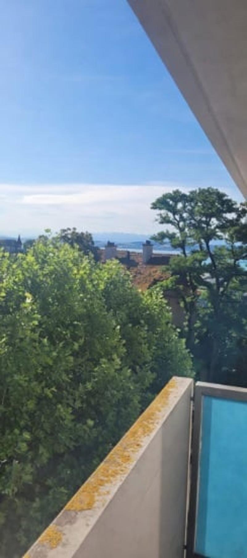 Studio lumineux avec balcon à Neuchâtel (6)