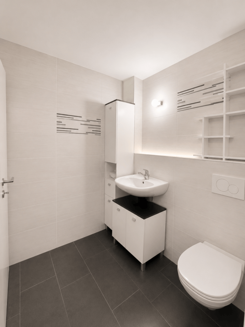 Local aménagé de 38 m² avec salle de douche (6)