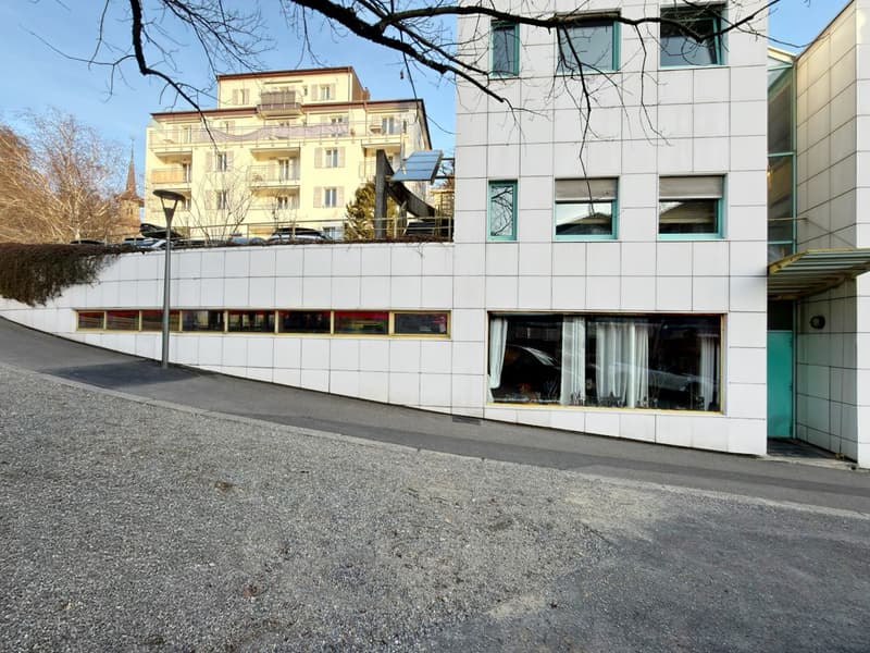Local (2)