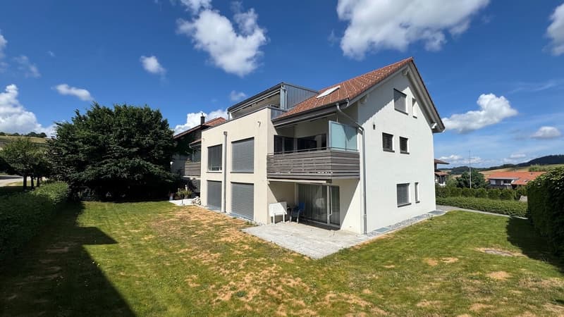 Moderne 4.5-Zimmer-Wohnung im Grünen! (1)