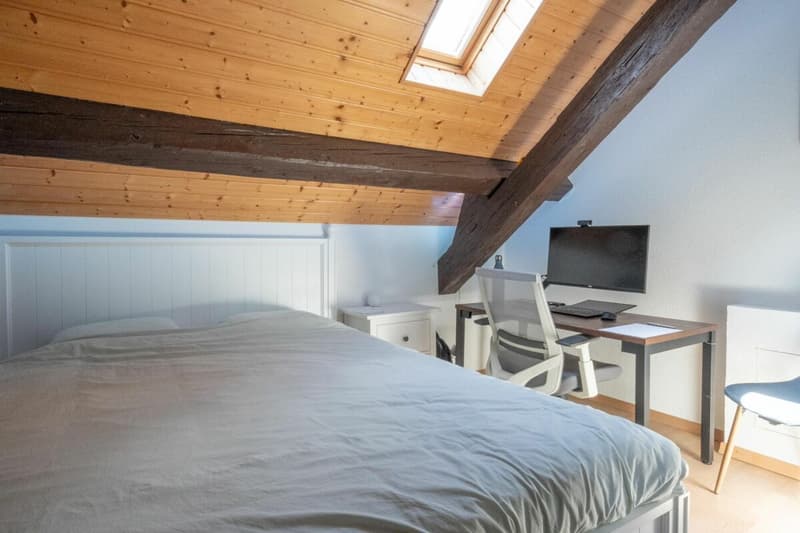 Appartement en attique avec vue lac et vignes (7)