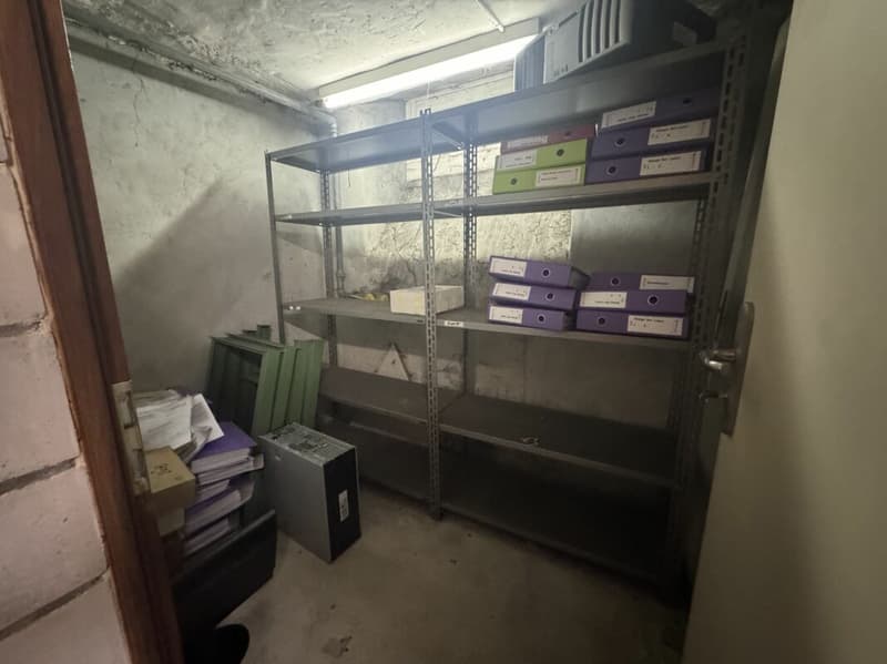 Local commercial à louer dans un emplacement privilégié à Bienne (11)