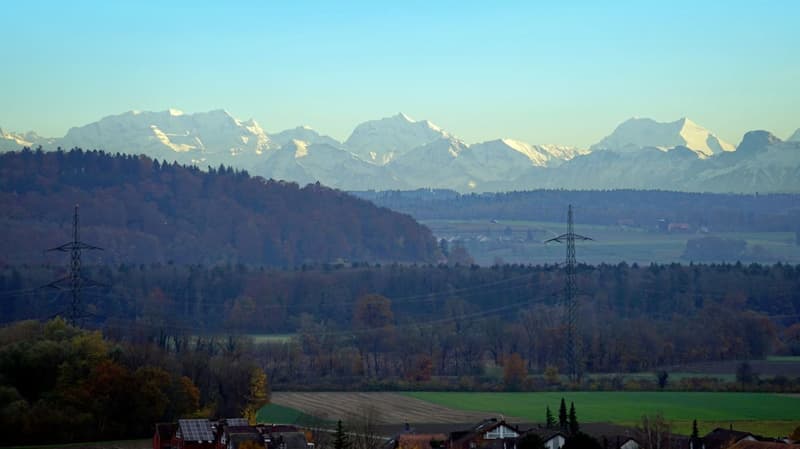 4½-Zimmer-Terrassenhaus mit Aussicht auf Alpen und Aarelandschaft (6)