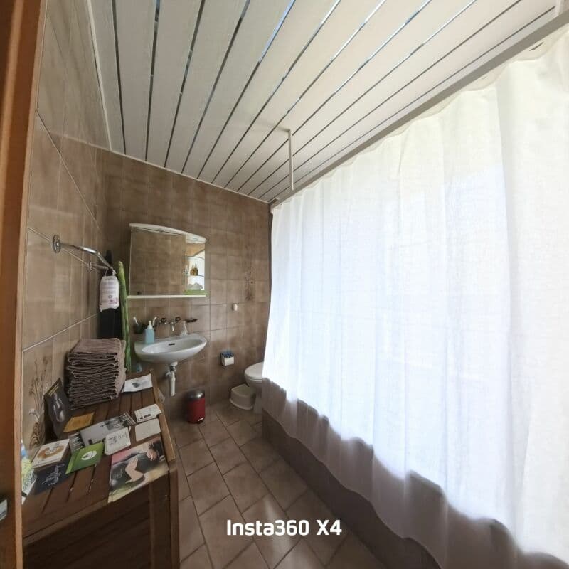 Appartement mansardé lumineux de 3½ pièces avec mezzanine, situé Albert-Anker-Weg 3, 2502 Bienne (6)