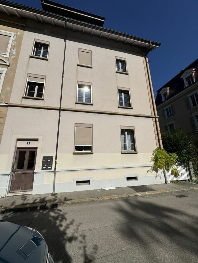 Appartement mansardé lumineux de 3½ pièces avec mezzanine, situé Albert-Anker-Weg 3, 2502 Bienne (7)