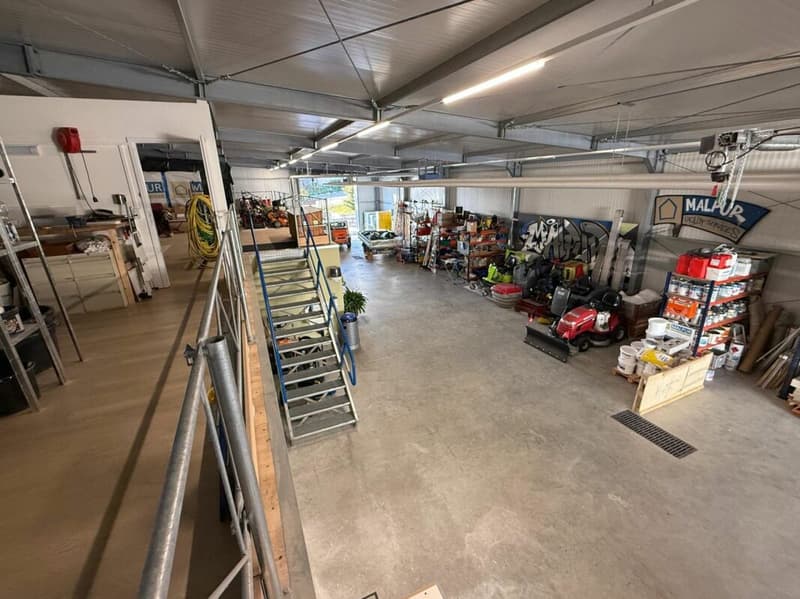 Gewerbeliegenschaft mit Büros und Lagerhalle (15)