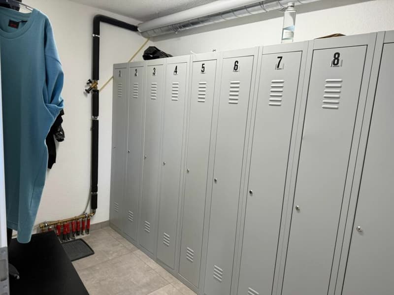 Gewerbeliegenschaft mit Büros und Lagerhalle (11)