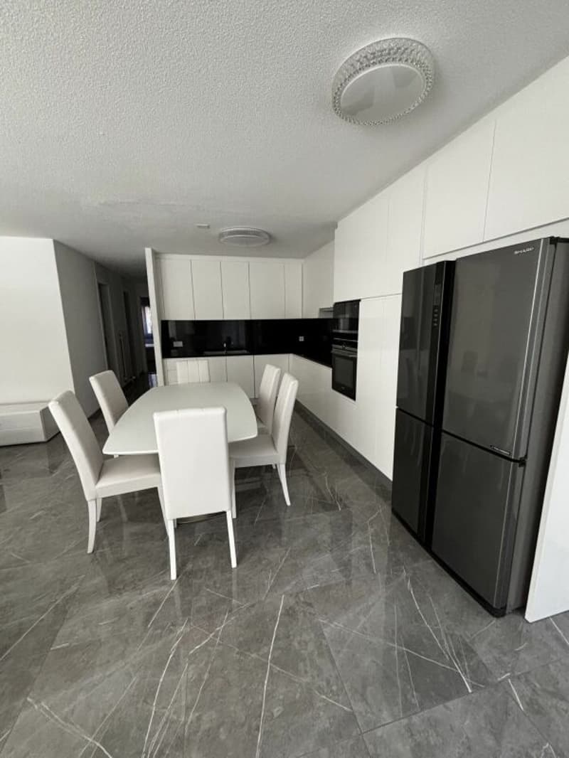 TOP 3.5-Zimmerwohnung in Ipsach nähe See (2)