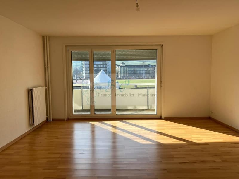 Un bel et spacieux appartement de 4.5 pièces à louer sur Couvet ! (5)