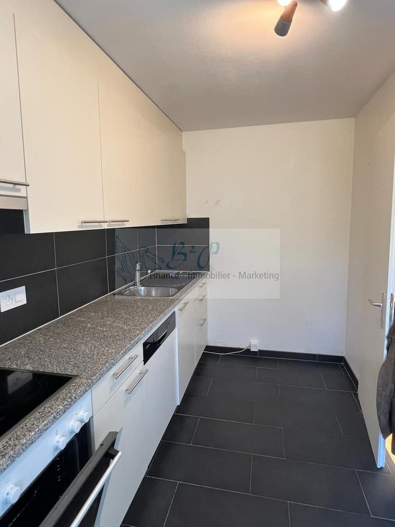 Un bel et spacieux appartement de 4.5 pièces à louer sur Couvet ! (2)