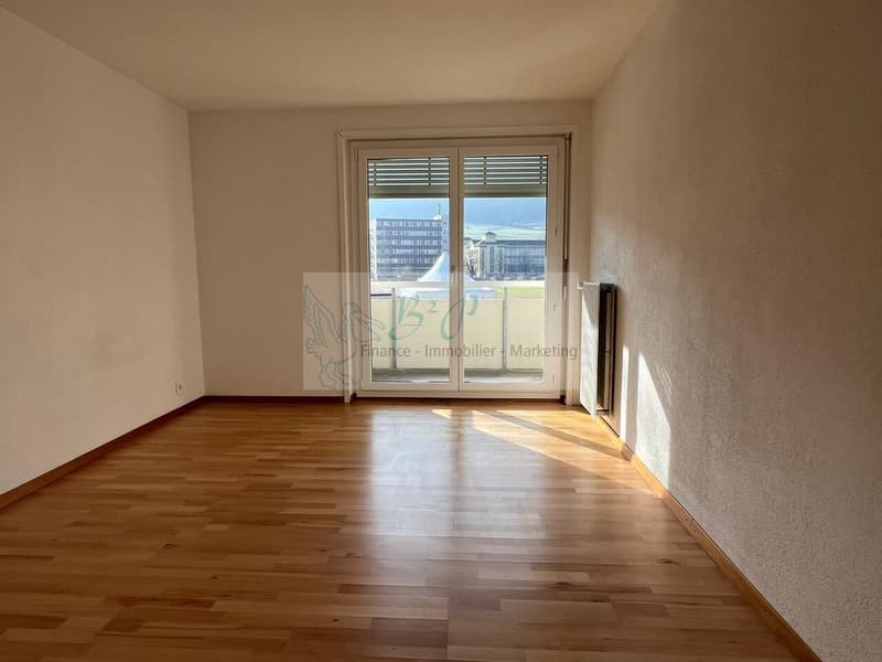 Un bel et spacieux appartement de 4.5 pièces à louer sur Couvet ! (3)