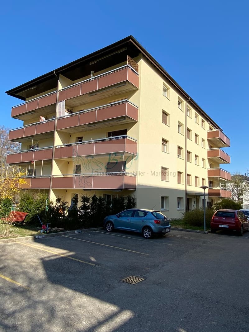Un bel appartement de 3.5 pièces avec balcon est à louer ! (2)