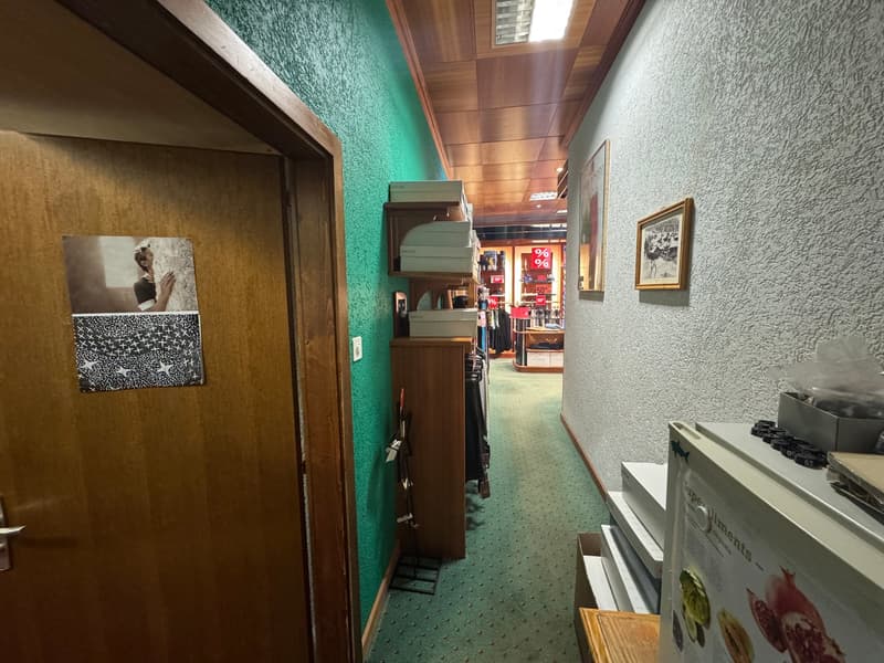 Charming Retail Space in the Heart of Montana, Crans-Montana (8)