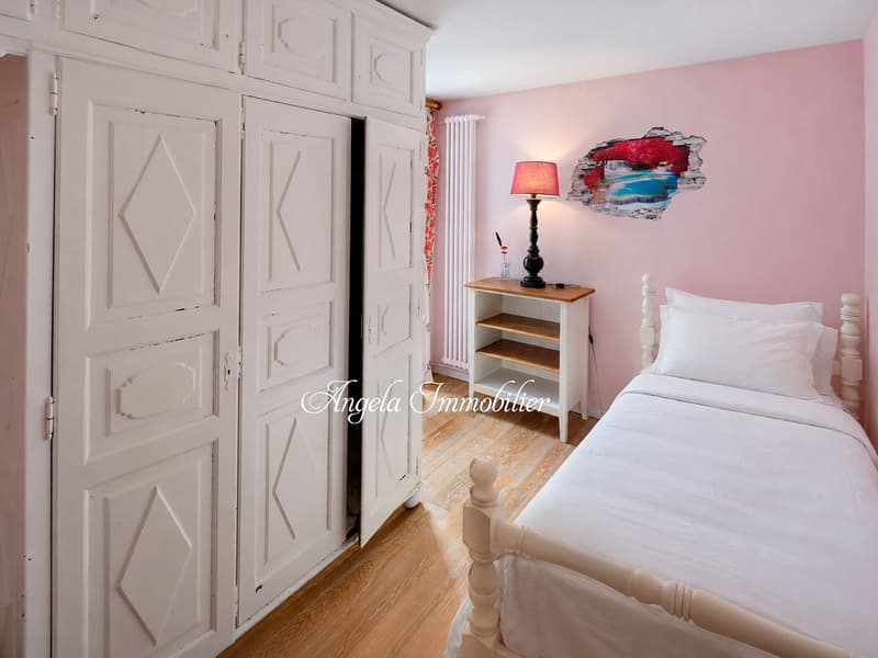 Spacious 5-room apartment with stunning Alpine views in Crans-Montana (9)