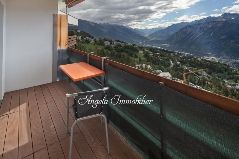 Furnished 3.5-Room Apartment with Stunning Mountain Views in Crans-Montana (1)