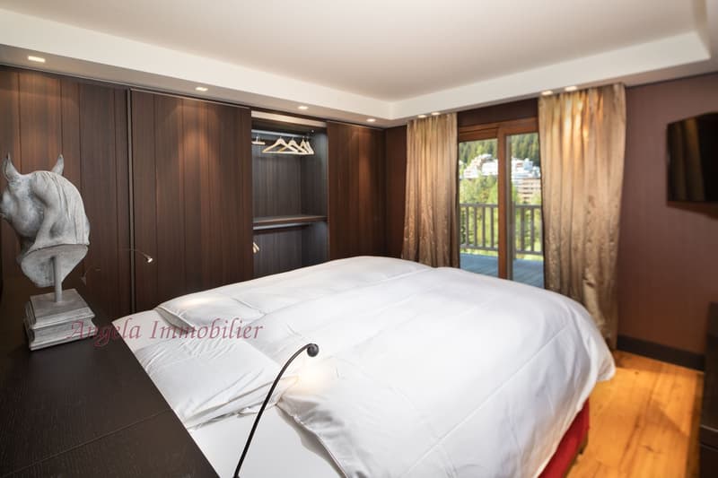 Stunning 4.5-Room Alpine Apartment with Pool & Panoramic Views in Lens (6)