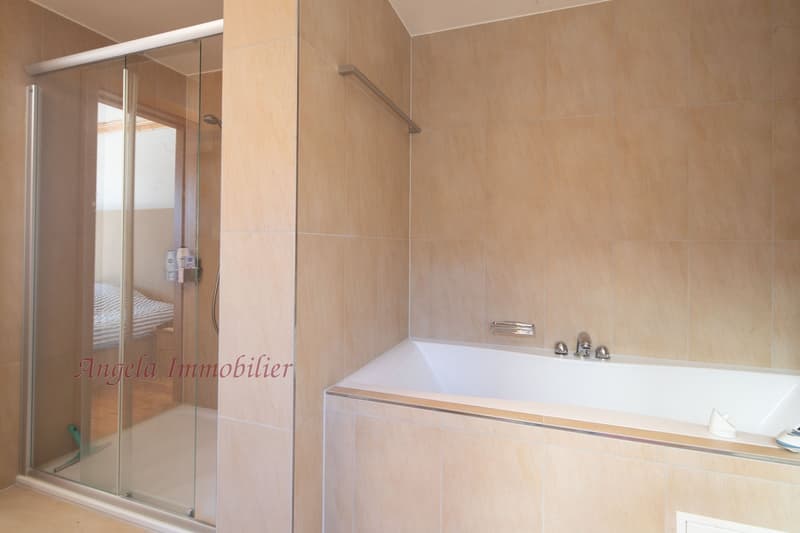 Stunning 3-Bedroom Apartment in the centre of Crans-Montana with SPA facilities (9)