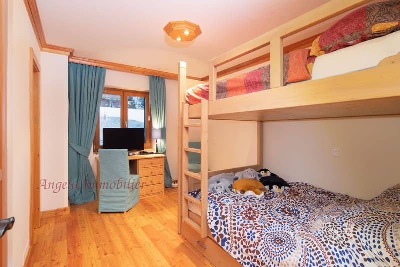 Stunning 3-Bedroom Apartment in the centre of Crans-Montana with SPA facilities (13)