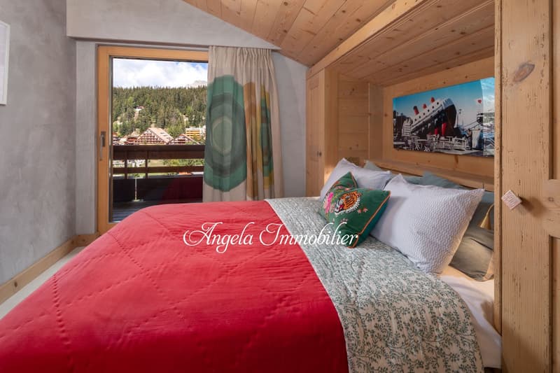 Stunning 5.5-Room Attic Apartment (16)