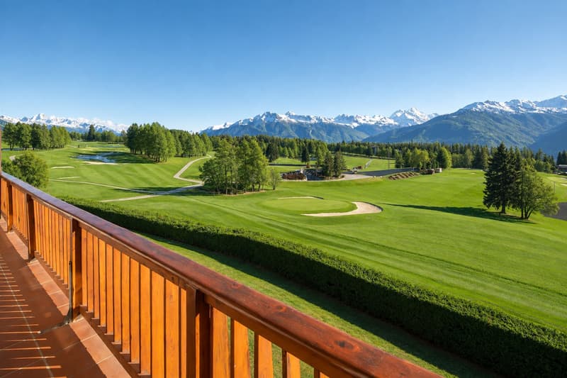 Grands Espaces – Annual Rental, 130 m² three-bedroom apartment directly on the golf course (1)