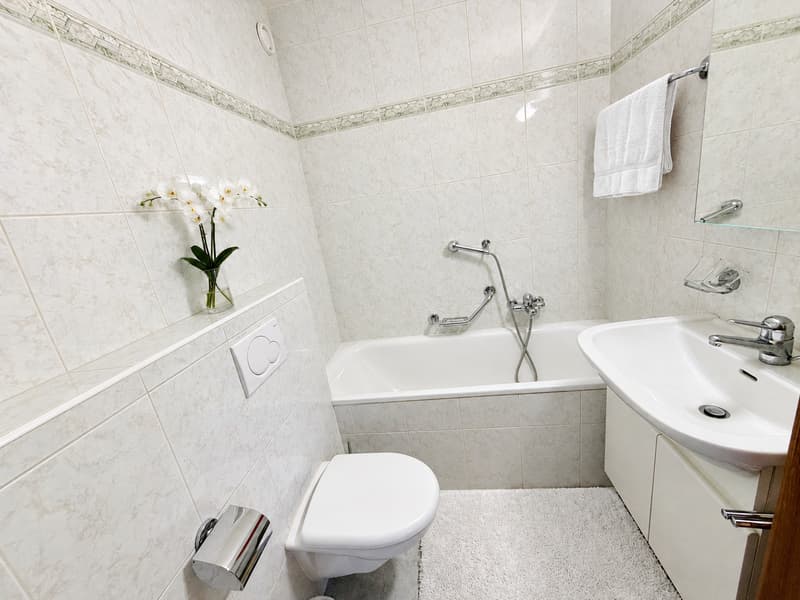 Top-floor apartment in the centre of Crans, 3 minutes’ walk from the ski lifts (10)