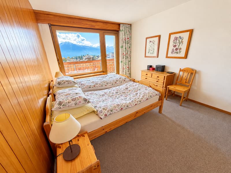 Top-floor apartment in the centre of Crans, 3 minutes’ walk from the ski lifts (8)