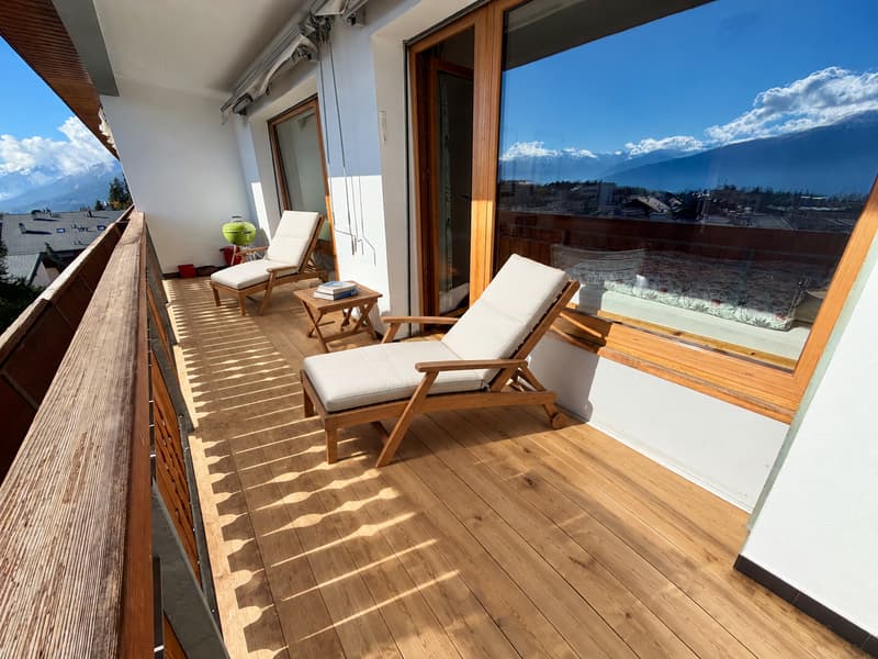 Top-floor apartment in the centre of Crans, 3 minutes’ walk from the ski lifts (5)