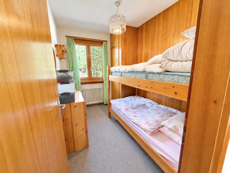 Top-floor apartment in the centre of Crans, 3 minutes’ walk from the ski lifts (14)