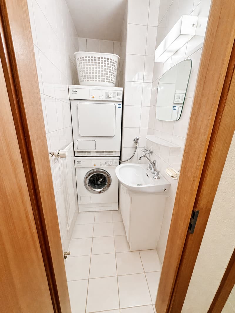 Top-floor apartment in the centre of Crans, 3 minutes’ walk from the ski lifts (16)