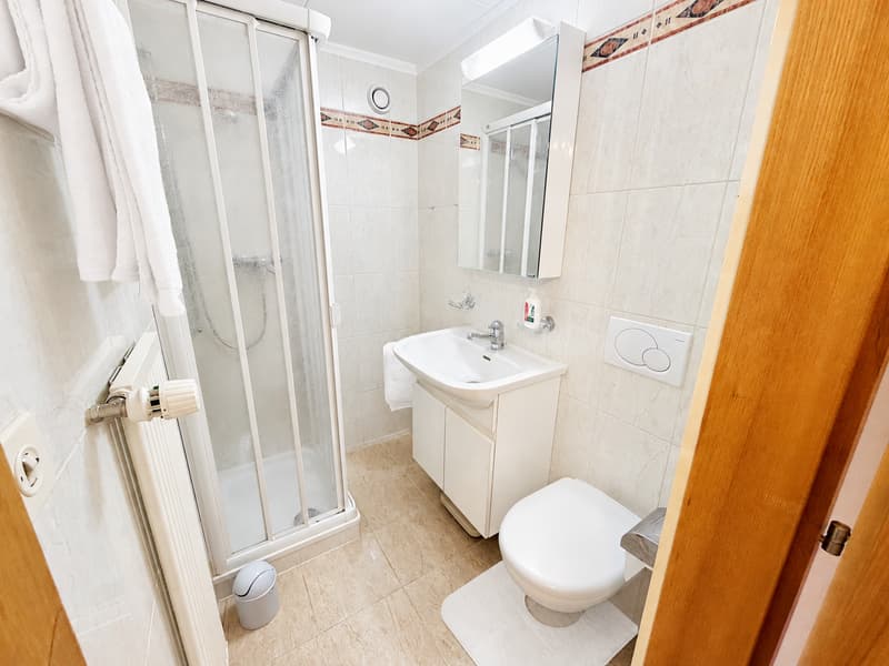 Top-floor apartment in the centre of Crans, 3 minutes’ walk from the ski lifts (13)