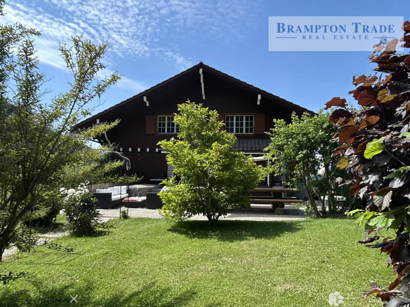 Charaktervolles 6,5-Zimmer-Chalet in Remaufens (2)