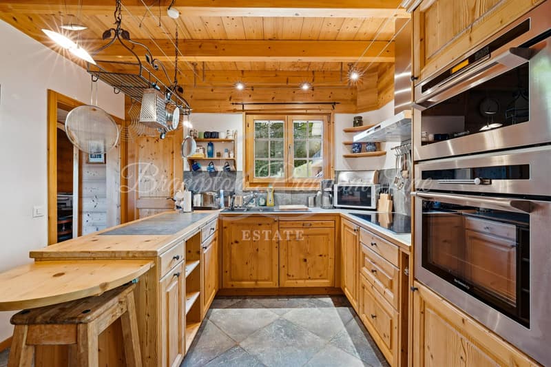 Exclusive Listing ? St-Cergue | Character Chalet in a Prime Elevated Position (6)