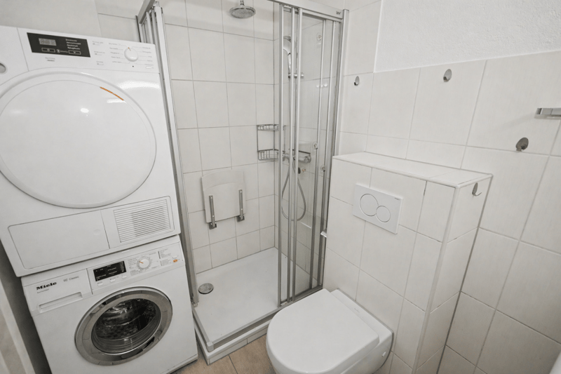 Helle, modernisierte 3.5-Zimmerwohnung in Reinach (3)