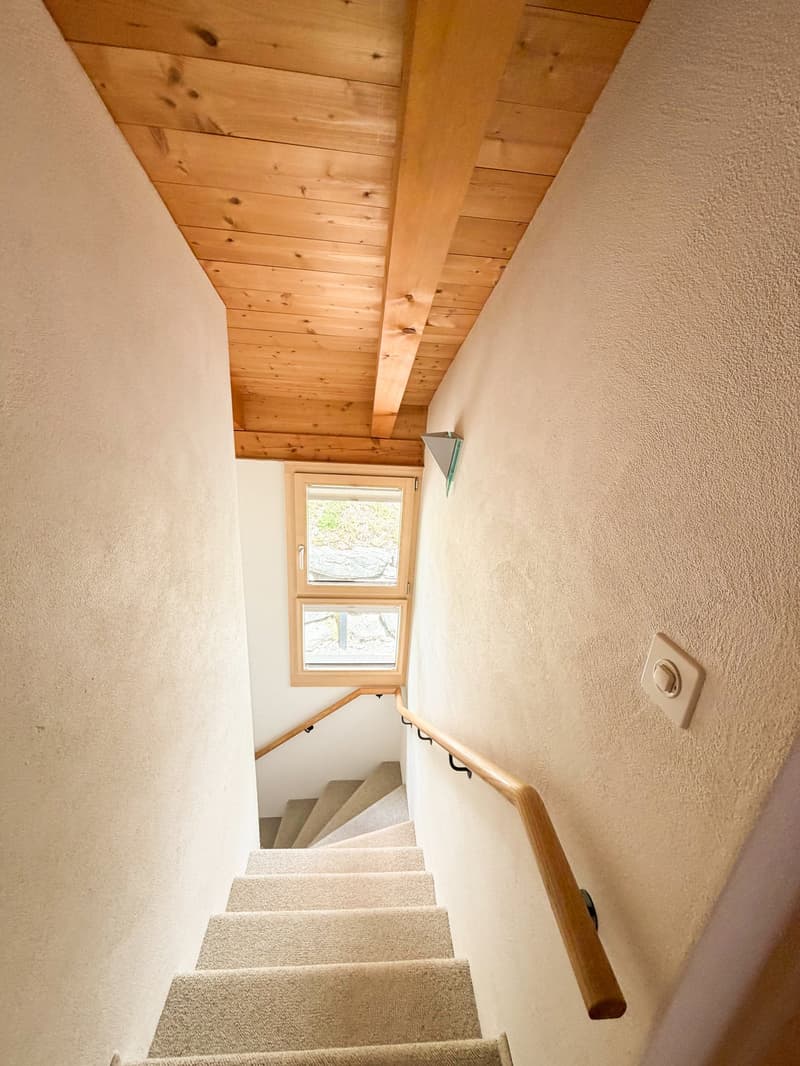 Charmante 3.5-Zimmer-Maisonette-Wohnung mit Panoramablick in Flims Dorf (9)