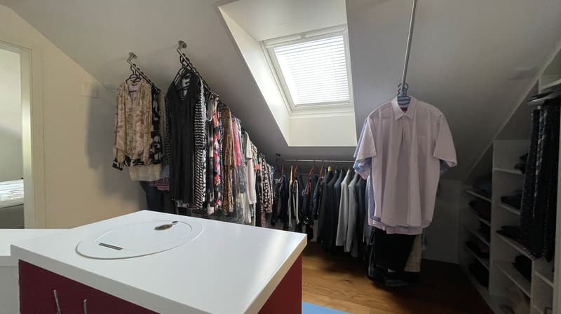 Charmantes 5.5-Zimmer-Doppeleinfamilienhaus in Kloten (12)